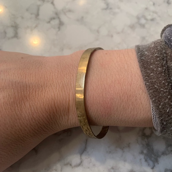 💛Gold Bangle💛 - Picture 5 of 7